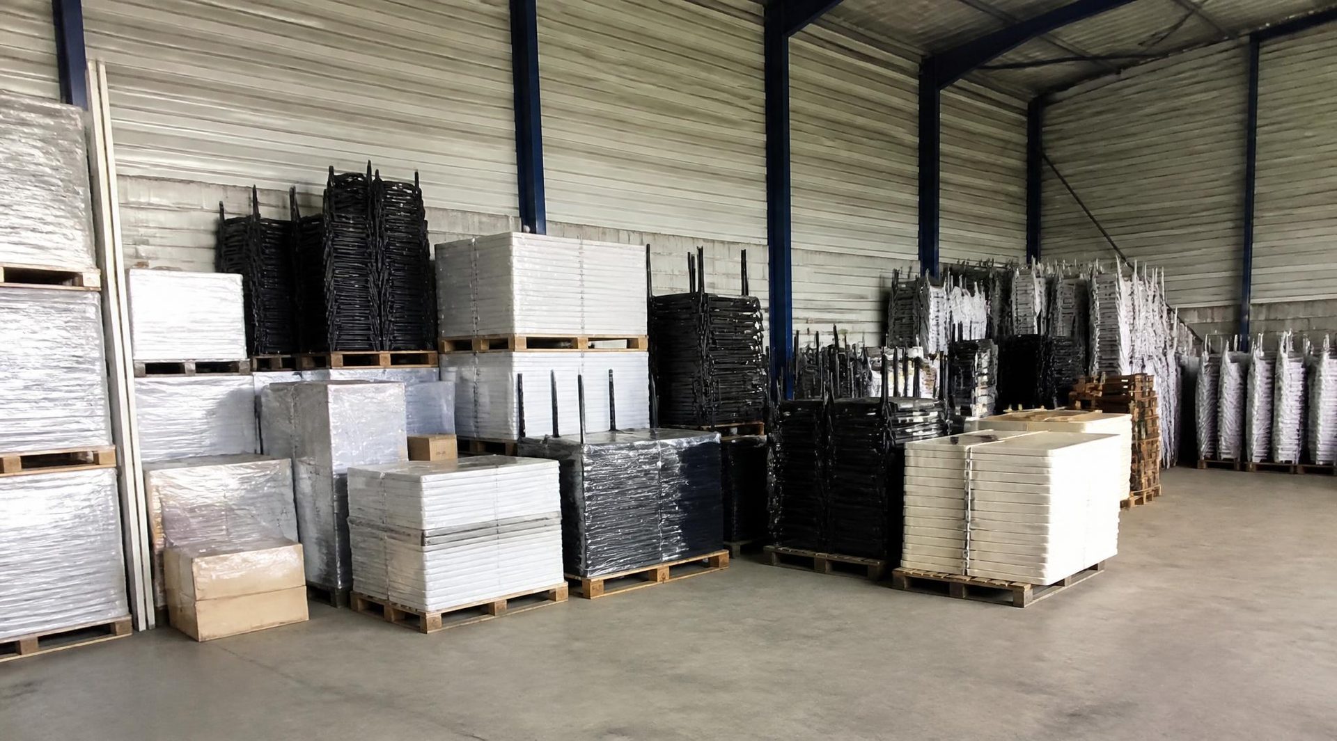 Mobilier événementiel banquette installé par Décoration Événement