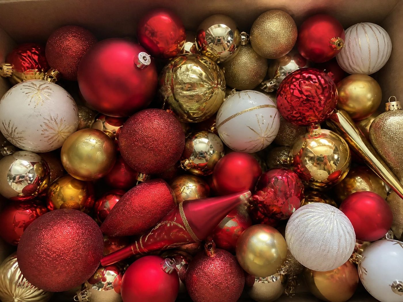 Boules de Noël — lot XXL — location de décor événementiel en Suisse romande