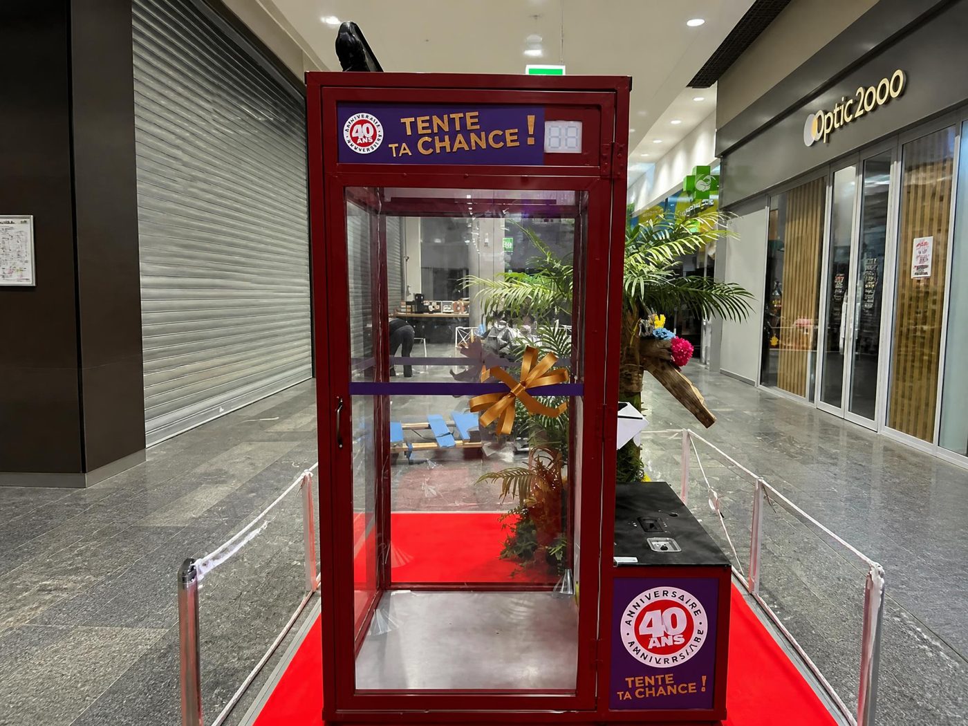 Cabine à billets (cash machine) — location de décor événementiel en Suisse romande