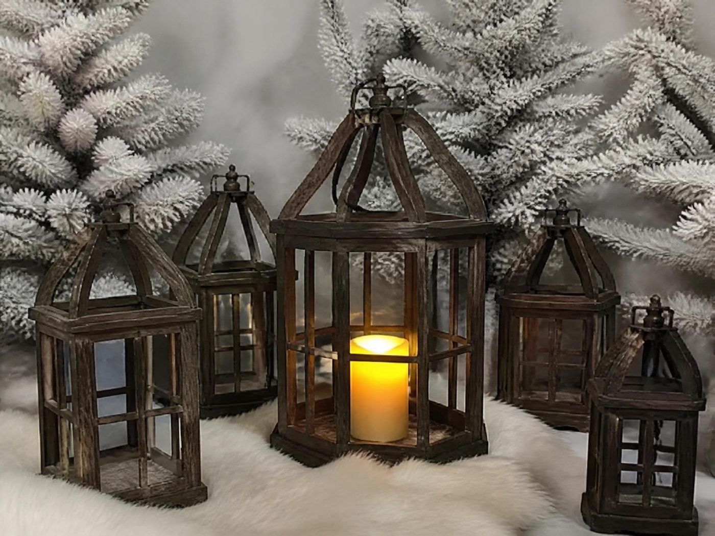 Lanternes en bois — location de décor événementiel en Suisse romande