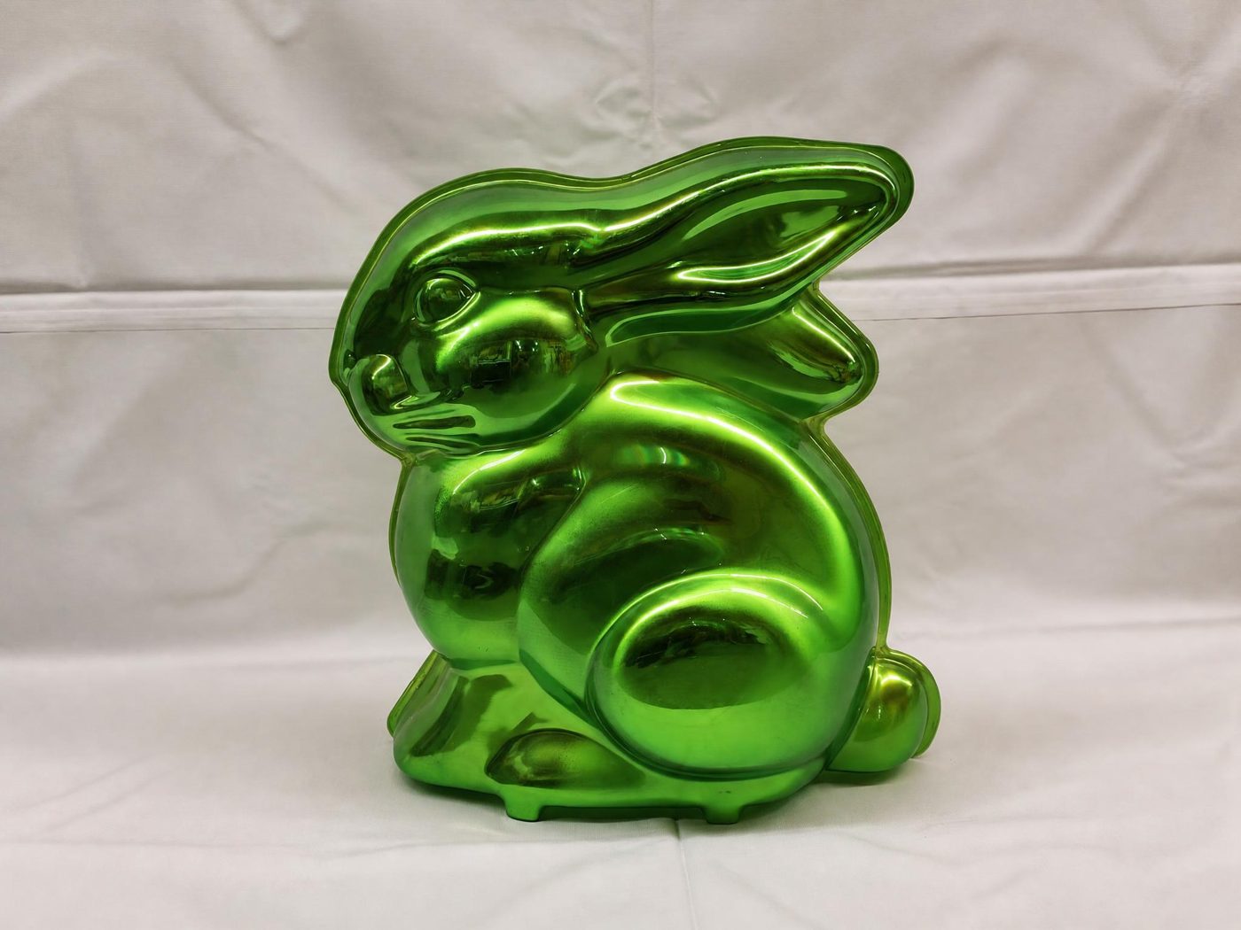 Lapin géant vert en acrylique