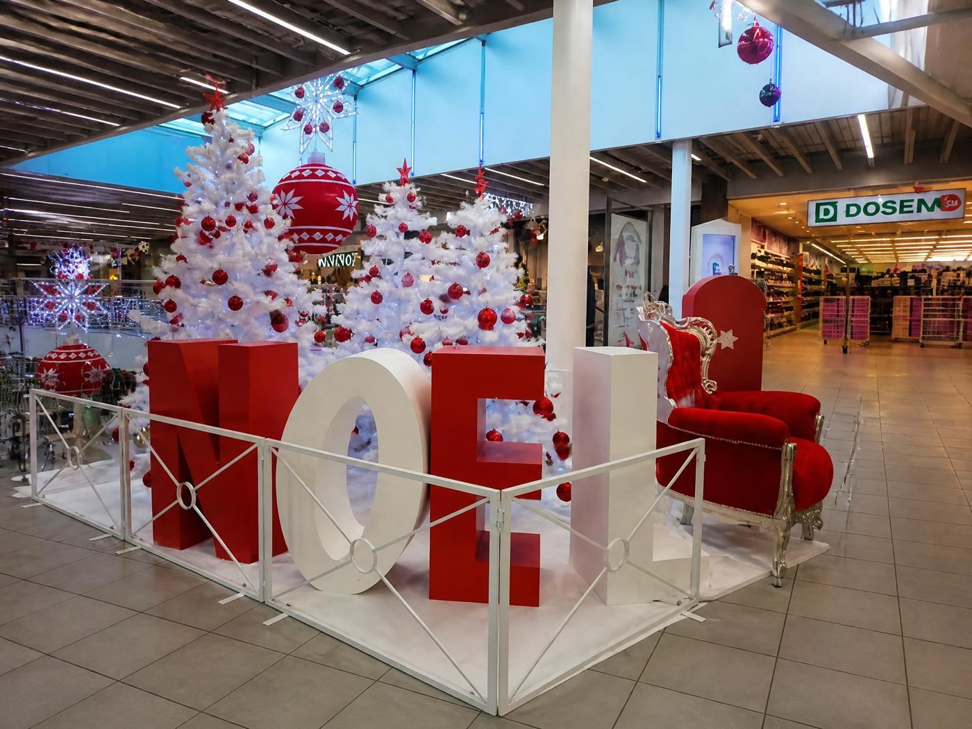 Lettres NOËL géantes — location de décor événementiel en Suisse romande