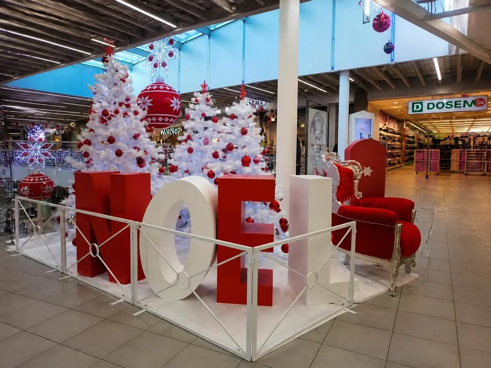 Lettres NOËL géantes — location de décor événementiel en Suisse romande