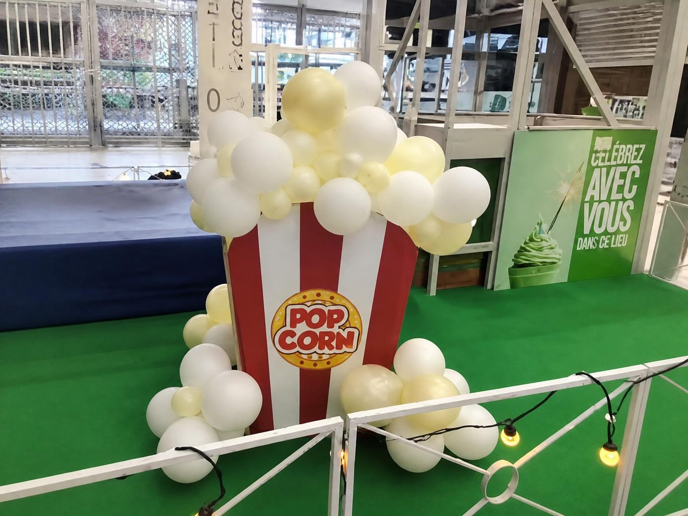 Pot de pop-corn géant — location de décor événementiel en Suisse romande