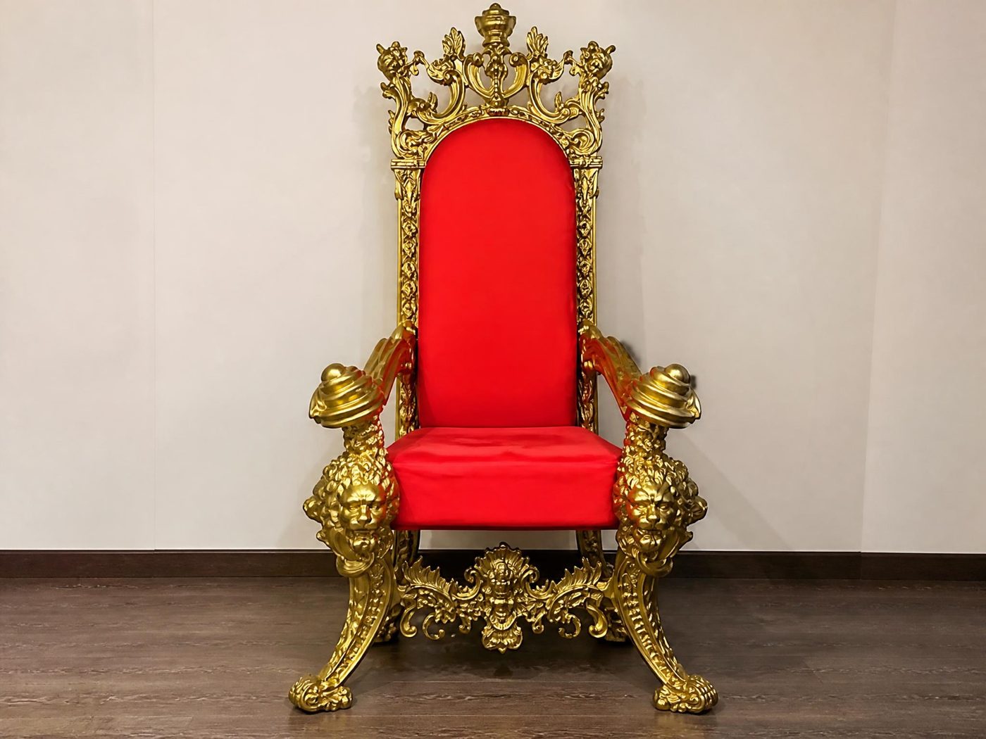 Décoration-Événement_Trône du Père Noël Rouge et Or2